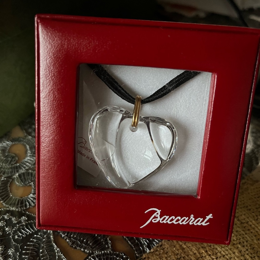 Authentic BACCARAT Clear Crystal Heart Pendant Necklace New in Box.